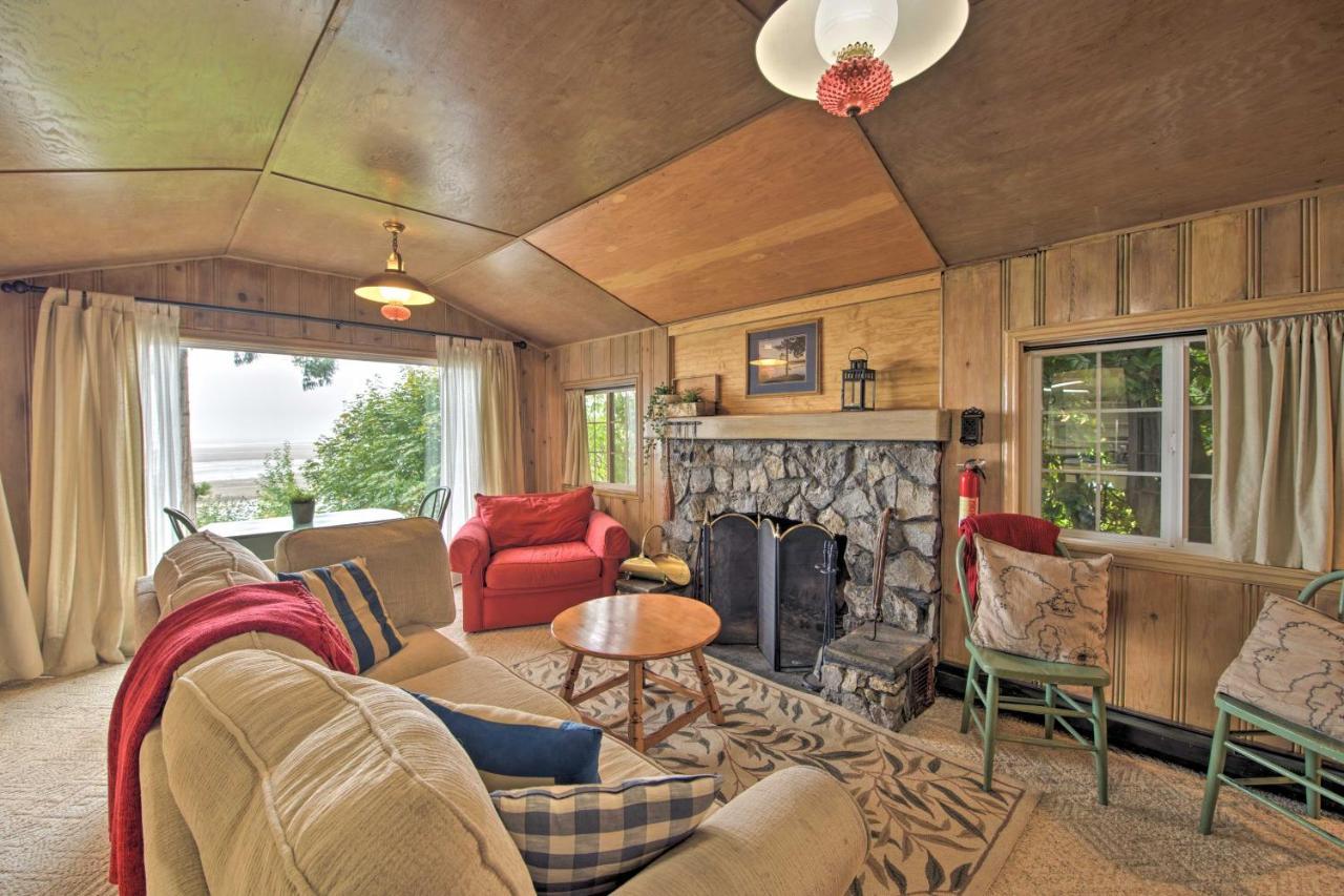 Warm Beach Hideaway With Private Beach! Stanwood Esterno foto