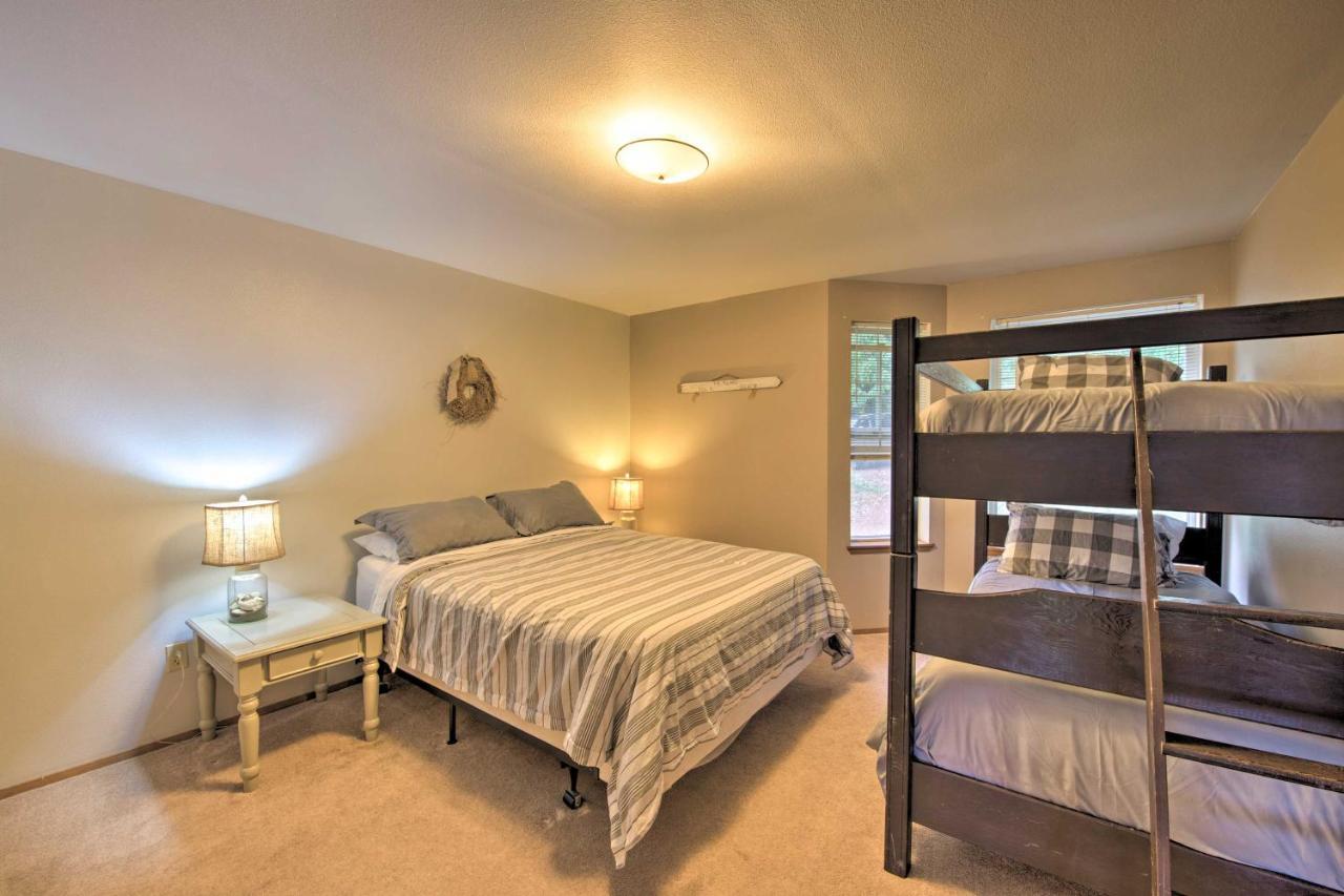 Warm Beach Hideaway With Private Beach! Stanwood Esterno foto