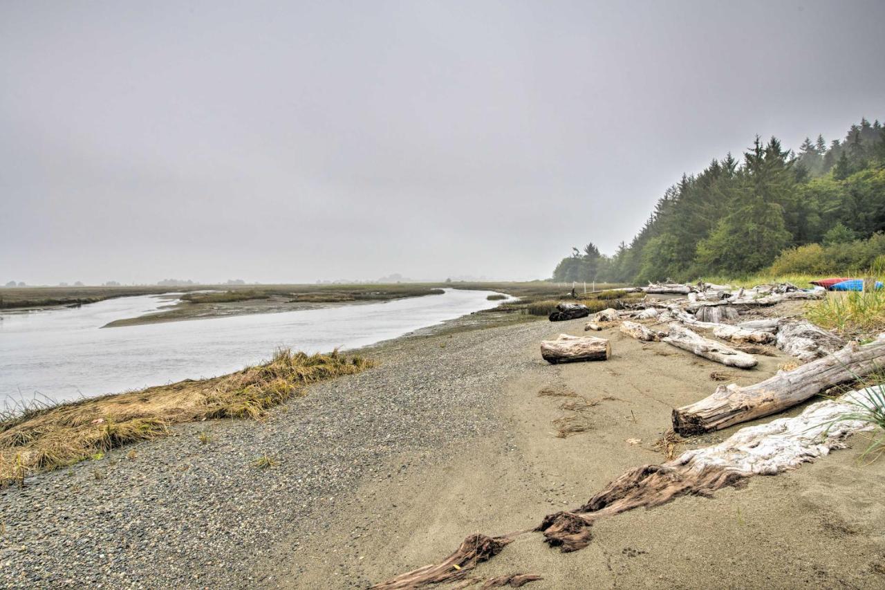 Warm Beach Hideaway With Private Beach! Stanwood Esterno foto