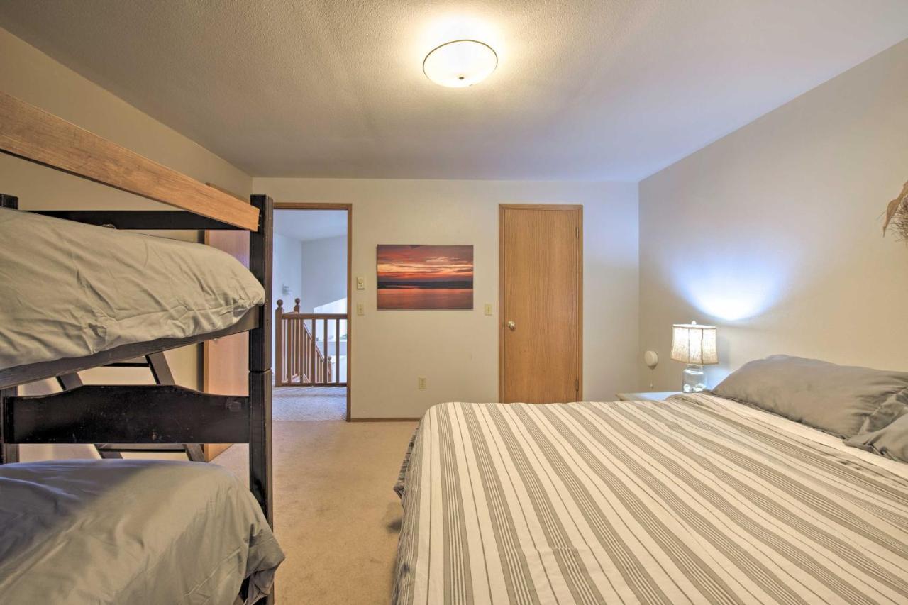 Warm Beach Hideaway With Private Beach! Stanwood Esterno foto